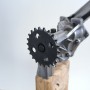 the-last-turn-masa-lambasi-motor-parcali-yapisal-ahsap-sanatsal-tasarim